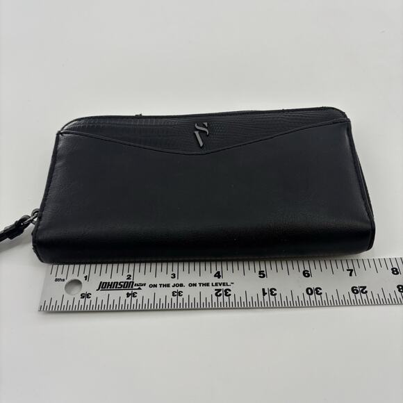 Simply Vera Wallet Black Zippered Signature Wallet 4"H X 7.5"L FREE SHIPPING - Picture 5 of 5
